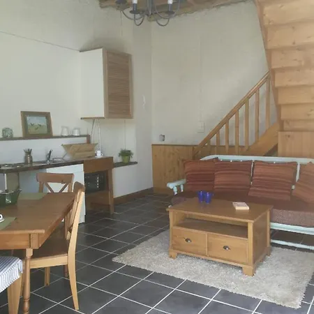 Maison Du Lac Bed & Breakfast *