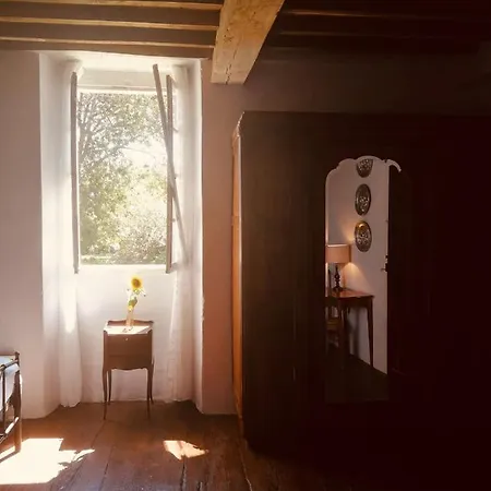 Maison Du Lac Bed & Breakfast