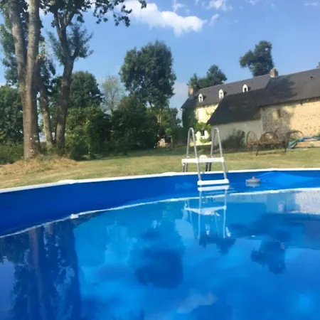 Maison Du Lac Bed & Breakfast *